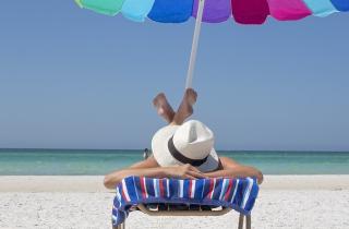 Healthy and nice sunbathing = beta-carotene